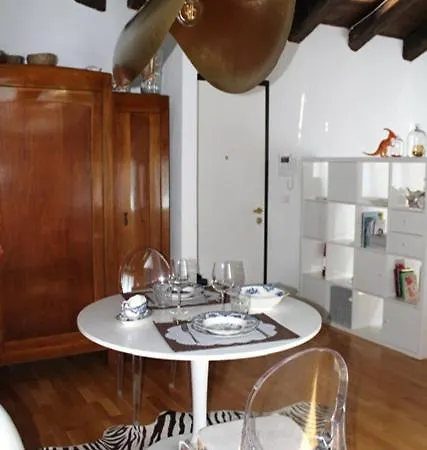 Romantik, Charming House Trieste