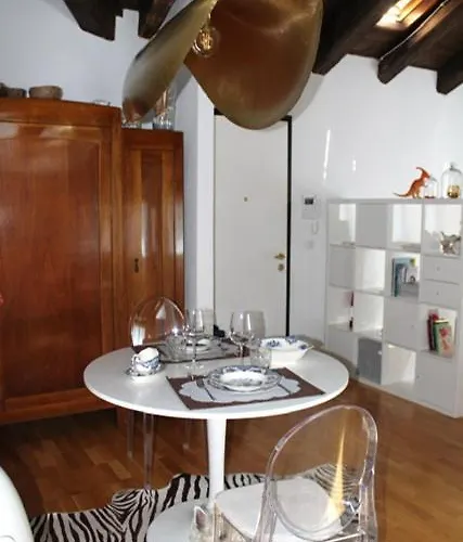 Romantik, Charming House Trieste